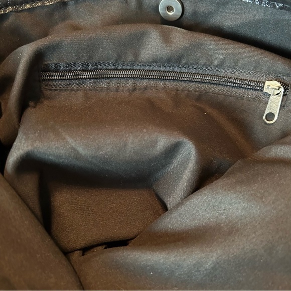 Multi-Colored Sequin Shoulder Bag w/ Silver Disappearing Heart Bag - Picture 8 of 16